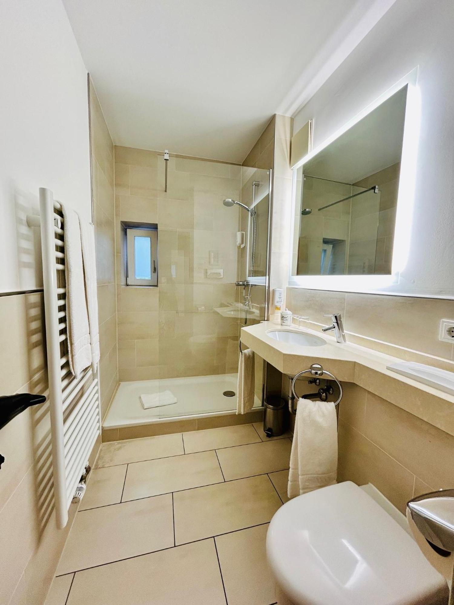 Hotel Fischerhaus Штарнберг Экстерьер фото
