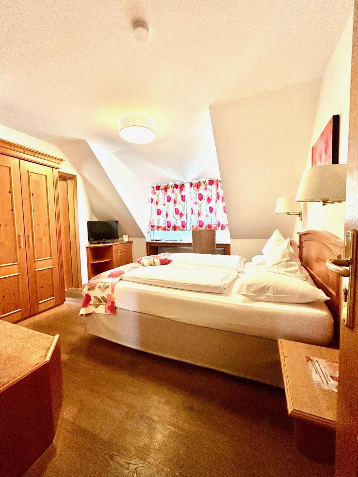 Hotel Fischerhaus Штарнберг Экстерьер фото
