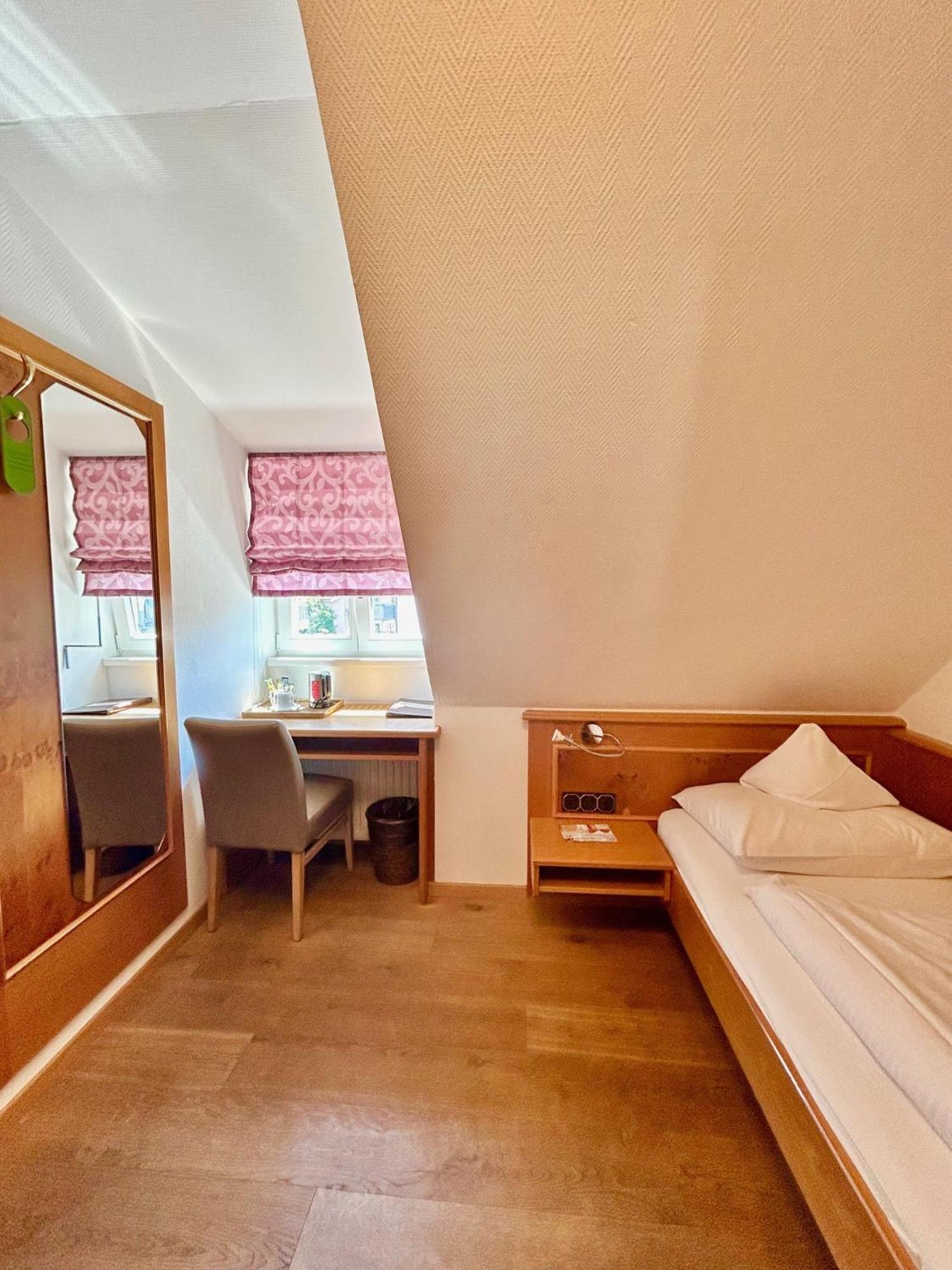 Hotel Fischerhaus Штарнберг Экстерьер фото